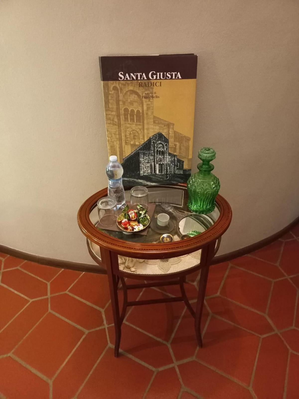 B&B Filomena Santa Giusta Extérieur photo